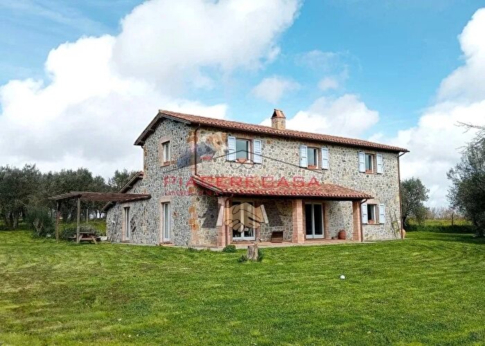 Casa con 7 locali in vendita in Orvieto