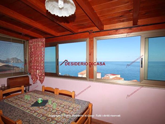 Casa trilocale in vendita in Via Fontana, Cefalu