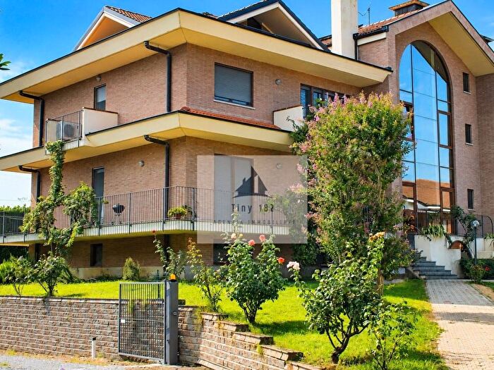 Appartamento quadrilocale in affitto in Strada Crosassa, Centro, Bra