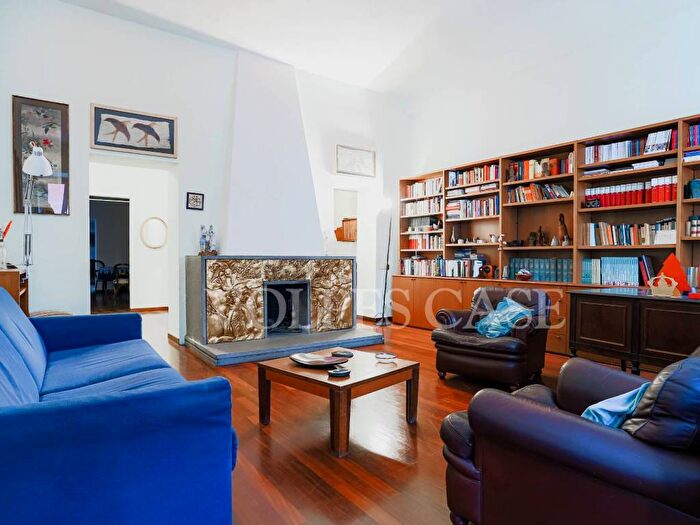 Appartamento quadrilocale in affitto in Via Frattina, Spagna, Roma