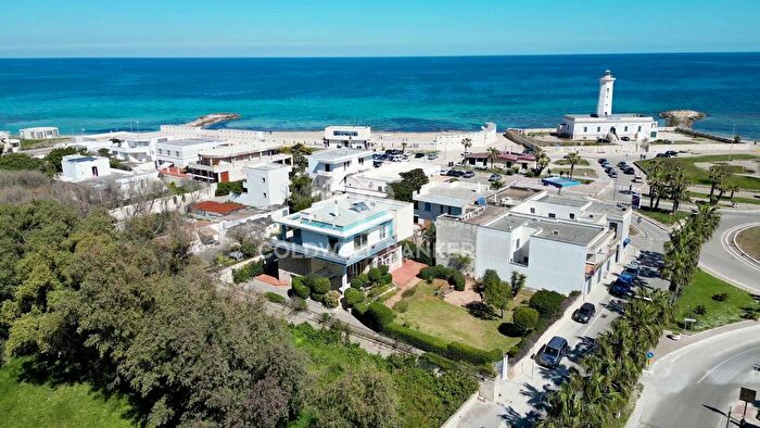 Casa con 10 locali in vendita in Viale Cristoforo Colombo, Lecce