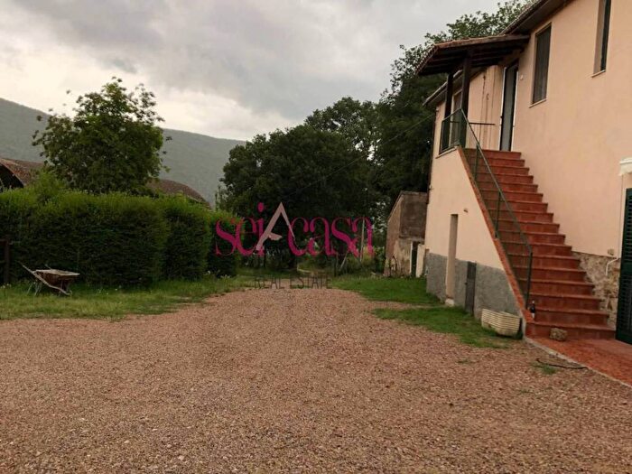 Appartamento trilocale in affitto in Montorsaio, Campagnatico
