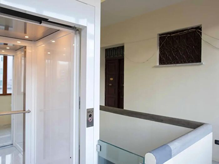 Appartamento trilocale in vendita in Via Giuseppe Arena Snc, Catanzaro