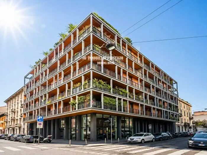 Appartamento trilocale in vendita in Via Valparaiso, Milano
