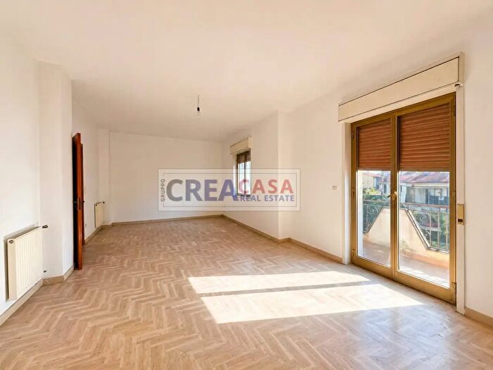 Appartamento con 6 locali in vendita in Via Vittorio Veneto, Calatabiano