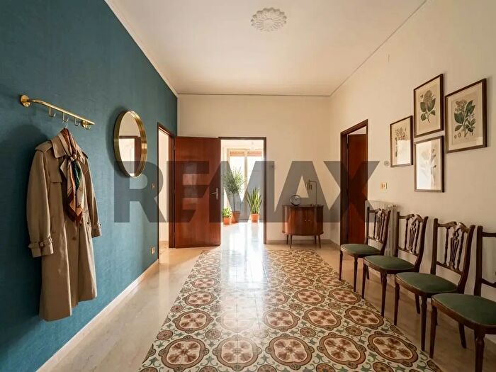 Appartamento con 7 locali in vendita in Via Modica Noto, Modica