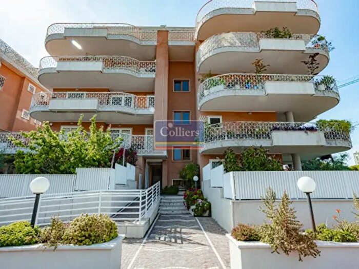 Appartamento quadrilocale in vendita in Largo Giuseppe Guastalla, Roma