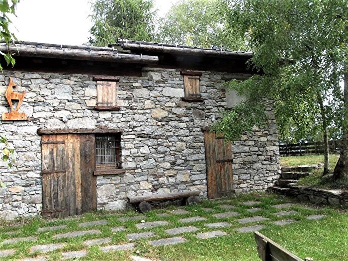 Casa quadrilocale in vendita in Sondrio
