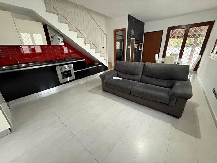 Appartamento bilocale in affitto in Via Ermanno Ferrero, Dragona, Roma