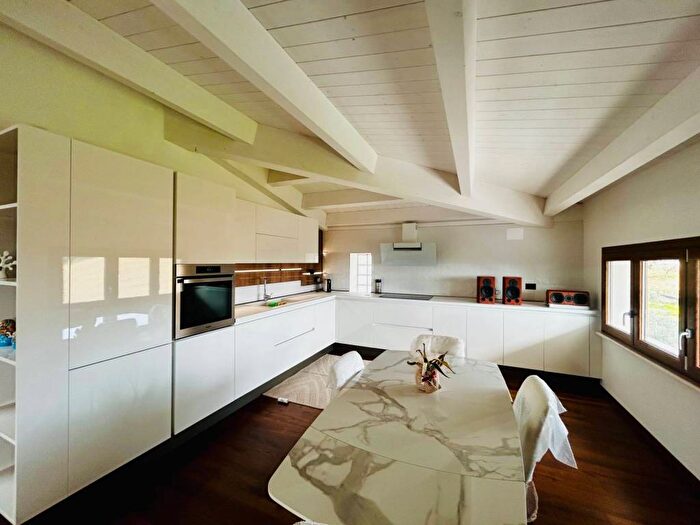 Appartamento con 5 locali in affitto in via bucciarelli, Spoltore