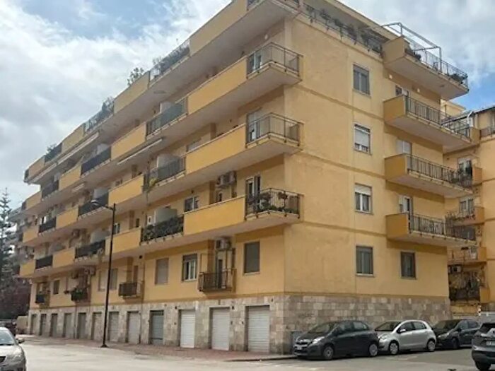 Appartamento con 5 locali in vendita in Via Tommasi, Pescara