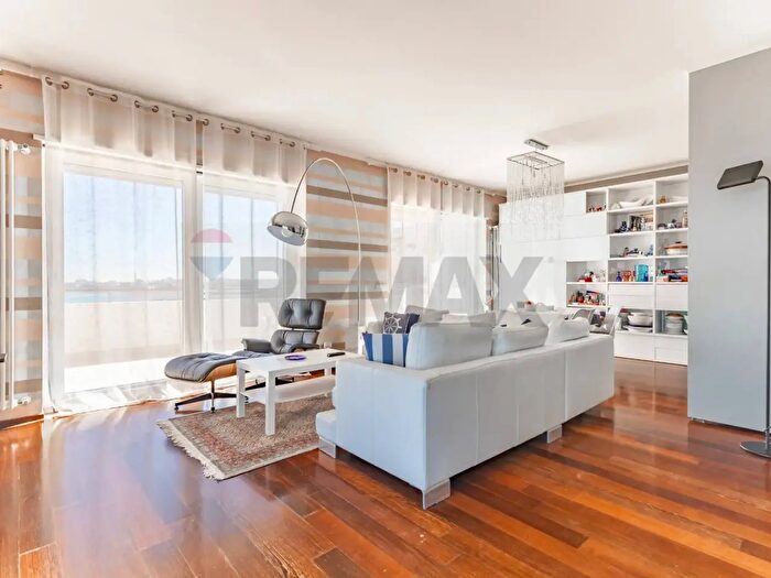 Appartamento trilocale in vendita in Via Tripoli, Bari