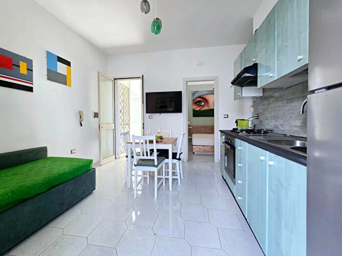 Appartamento bilocale in vendita in Via della Chiesa Baia Verde Le Italia, Gallipoli