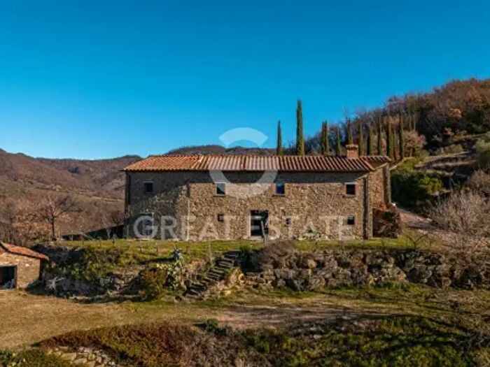 Casa con 6 locali in vendita in Strada Civitella Benazzone Morleschio, Gubbio