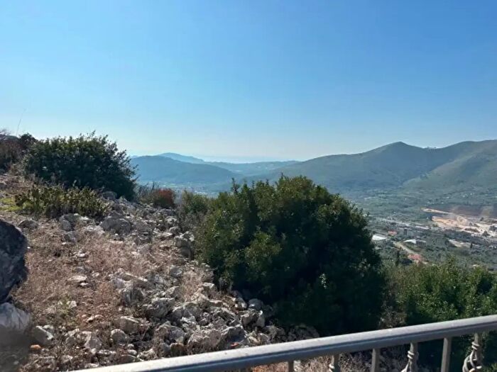 Casa con 6 locali in vendita in Contrada Pagnano Traversa, Itri