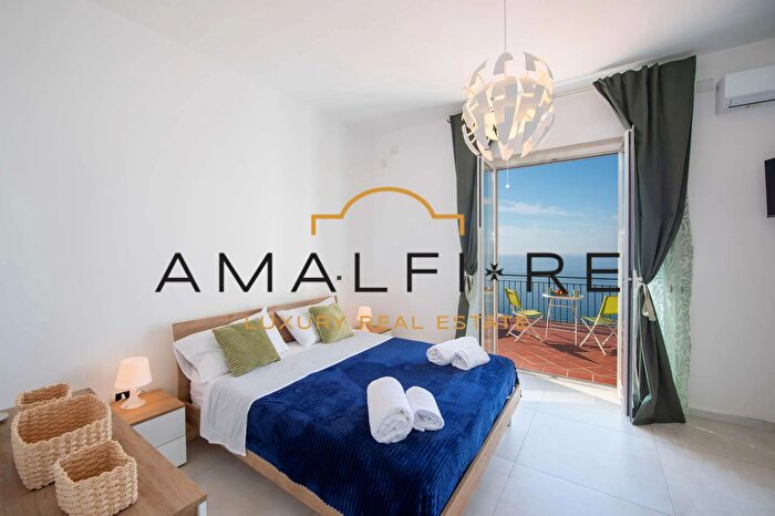 Appartamento trilocale in vendita in Conca Dei Marini