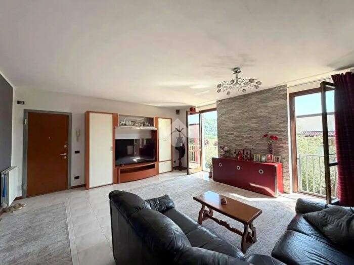 Appartamento trilocale in vendita in Via P Brolis, Chiuduno