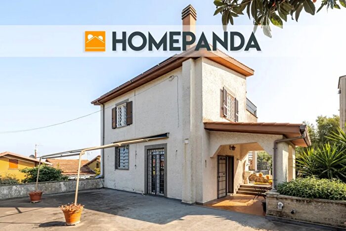 Casa con 6 locali in vendita in Via dei Noci, Ariccia