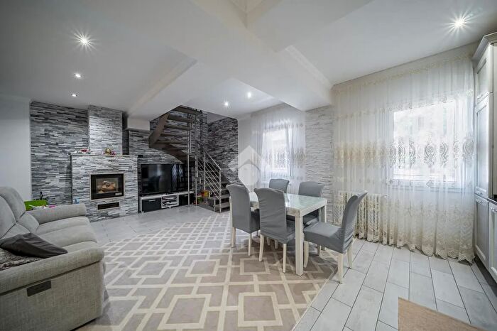 Casa con 7 locali in vendita in Via Savena Inferiore, Minerbio