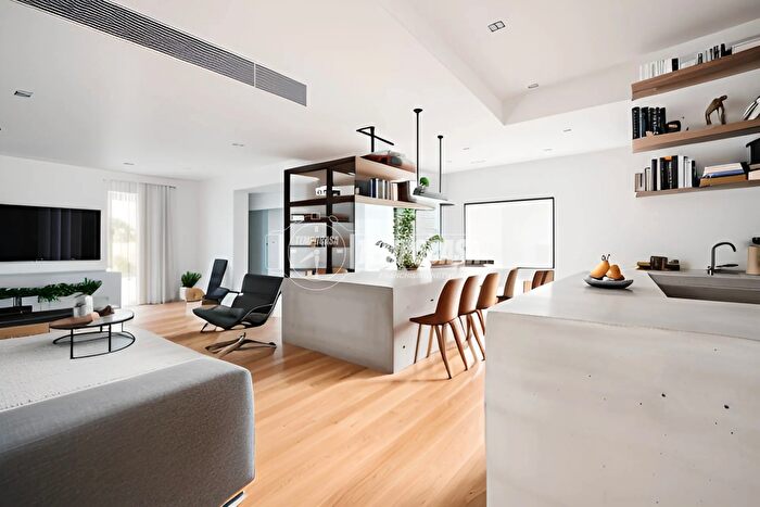 Appartamento con 5 locali in vendita in Via Ferrera, Arco