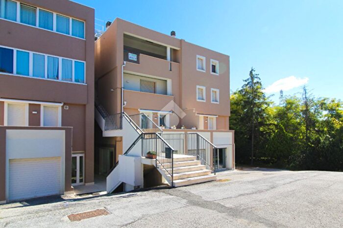 Appartamento con 6 locali in vendita in Via Zante, Ripatransone