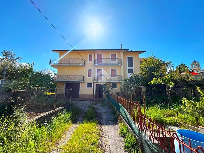 Casa con 7 locali in vendita in Via degli Ulivi, San Giorgio Del Sannio
