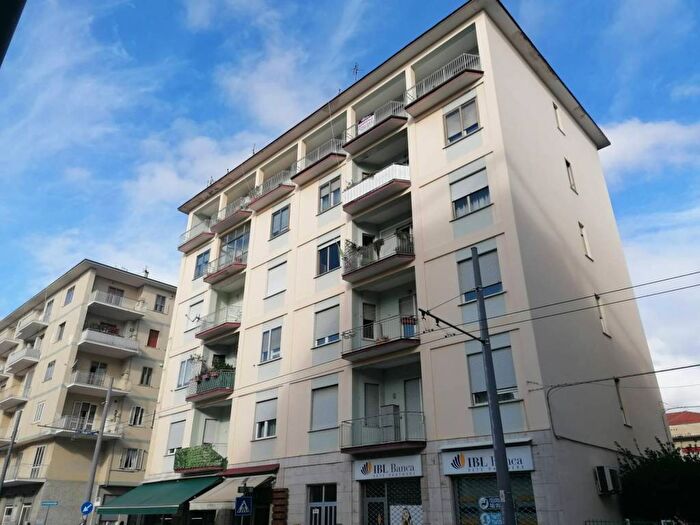 Appartamento quadrilocale in affitto in VIA C COLOMBO, Emanuele II C Colombo Morelli e Silvati, Avellino