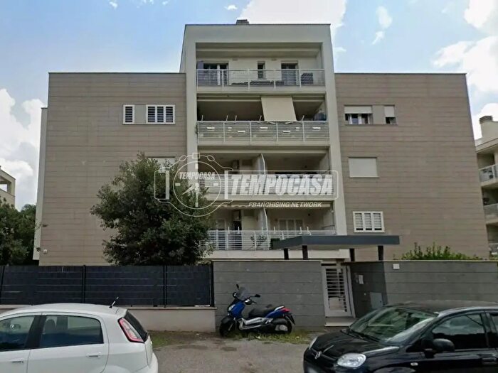 Appartamento trilocale in vendita in Via Federico Filippini, Roma