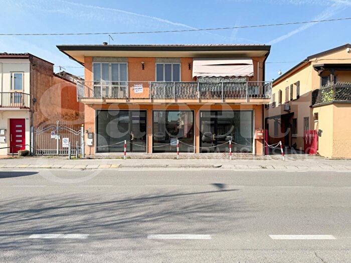Casa con 5 locali in vendita in Via Roma, Albignasego