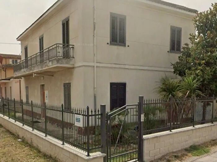 Casa con 10 locali in vendita in Via San Gabriele, Alanno