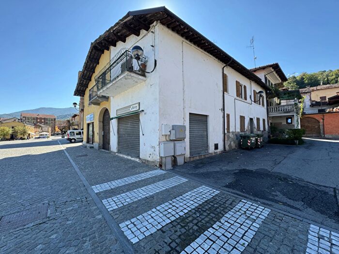 Casa con 6 locali in vendita in Piazza Statuto, Sanfront