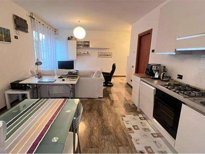 Appartamento trilocale in affitto in VIA STAURENGHI, Centro, Varese