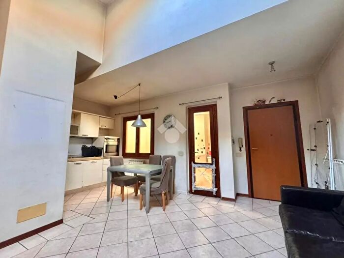 Appartamento quadrilocale in vendita in Via Pistoiese, Carmignano