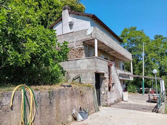 Casa con 7 locali in vendita in Via Castellone, Bellegra