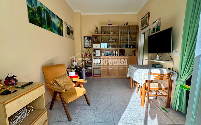 Appartamento trilocale in vendita in Via Santa Maria della Costa, Genova