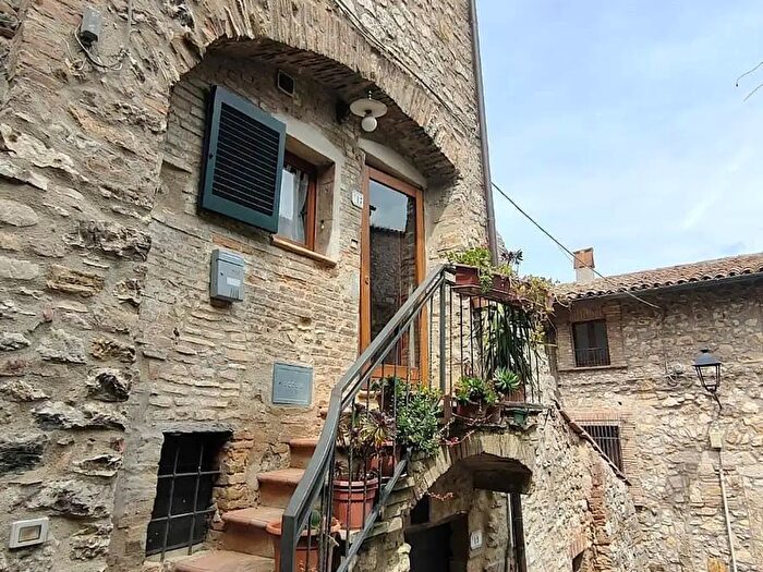 Appartamento trilocale in vendita in Montecchio