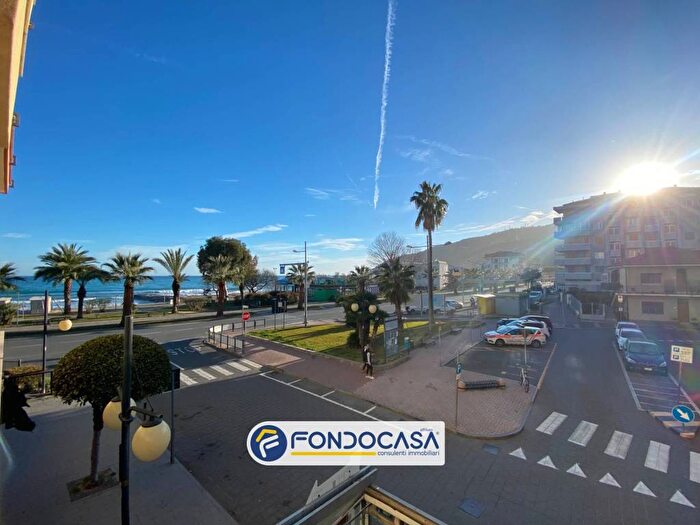 Appartamento trilocale in affitto in Via Doria, Marina Di Andora, Andora