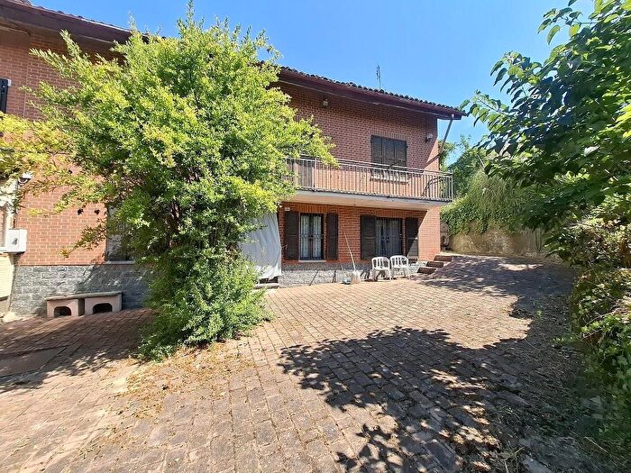 Casa quadrilocale in vendita in Strada Asti, Costigliole DAsti