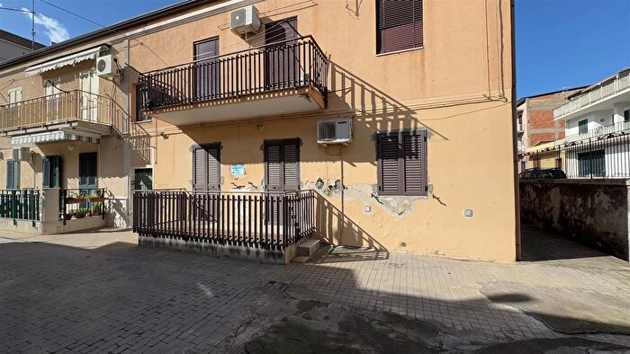 Appartamento trilocale in vendita in Via Attard, Scordia
