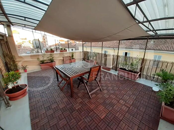 Appartamento trilocale in vendita in Via Camicia, Piacenza