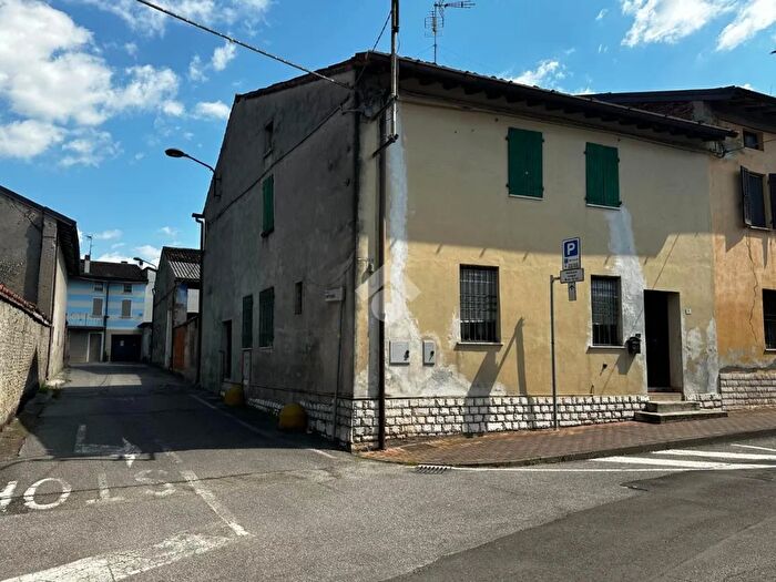 Casa con 5 locali in vendita in Via Padre Giovanni Piamarta, Pavone Del Mella