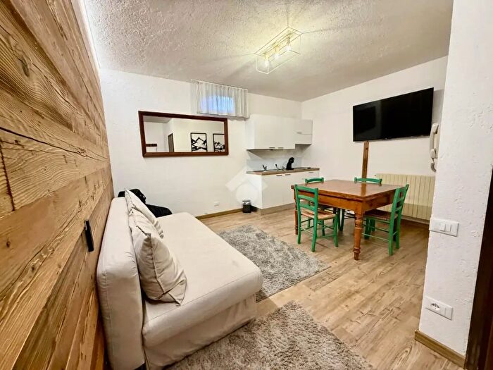 Appartamento bilocale in affitto in Via Corno dAola, Ponte Di Legno