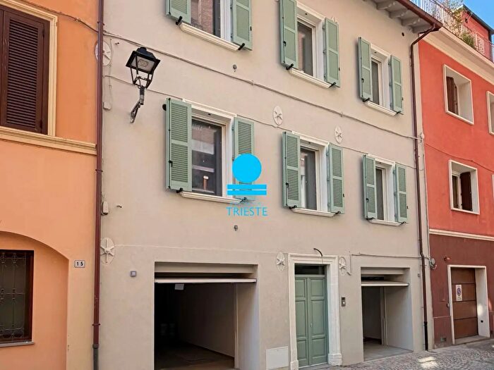 Appartamento con 7 locali in vendita in Pesaro