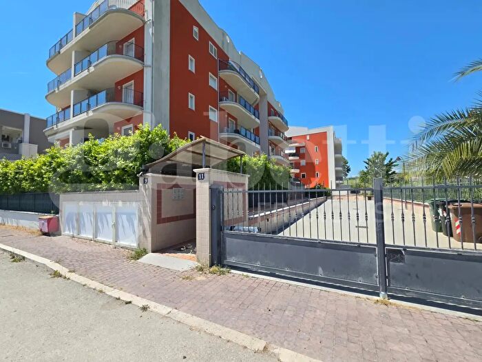 Appartamento trilocale in vendita in Via Torino, Tortoreto