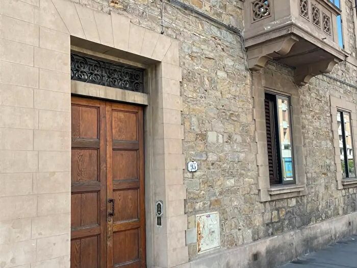 Appartamento con 5 locali in vendita in Via Pietro Toselli, Firenze