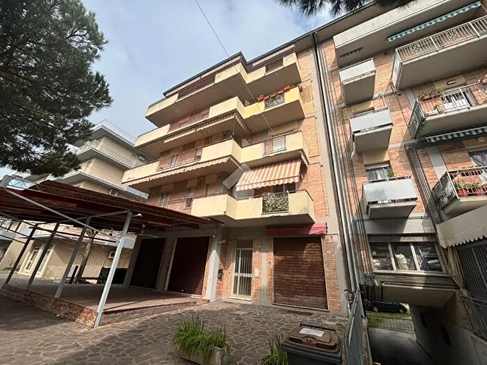 Appartamento trilocale in vendita in Viale Virgilio, Ravenna