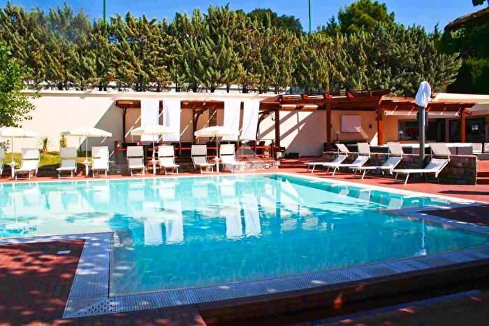 Casa trilocale in vendita in Via Velardino, Centola