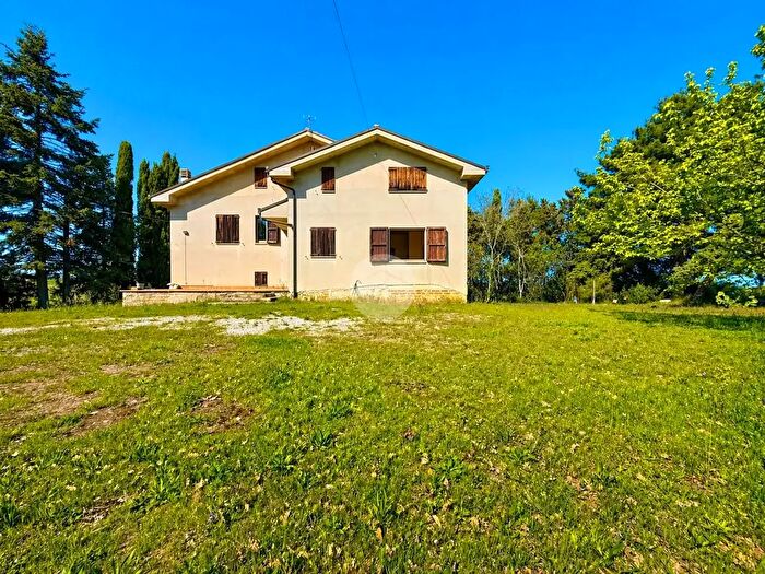Casa con 5 locali in vendita in Contrada San Savino, Civitanova Marche