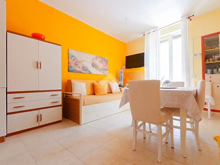Casa trilocale in vendita in Via Daniele Manin, Gioia Del Colle
