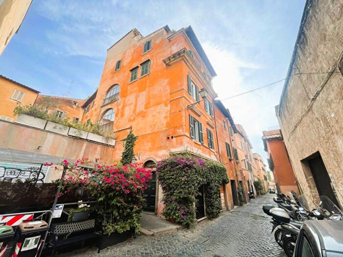 Appartamento bilocale in affitto in Via dei Genovesi, Trastevere, Roma